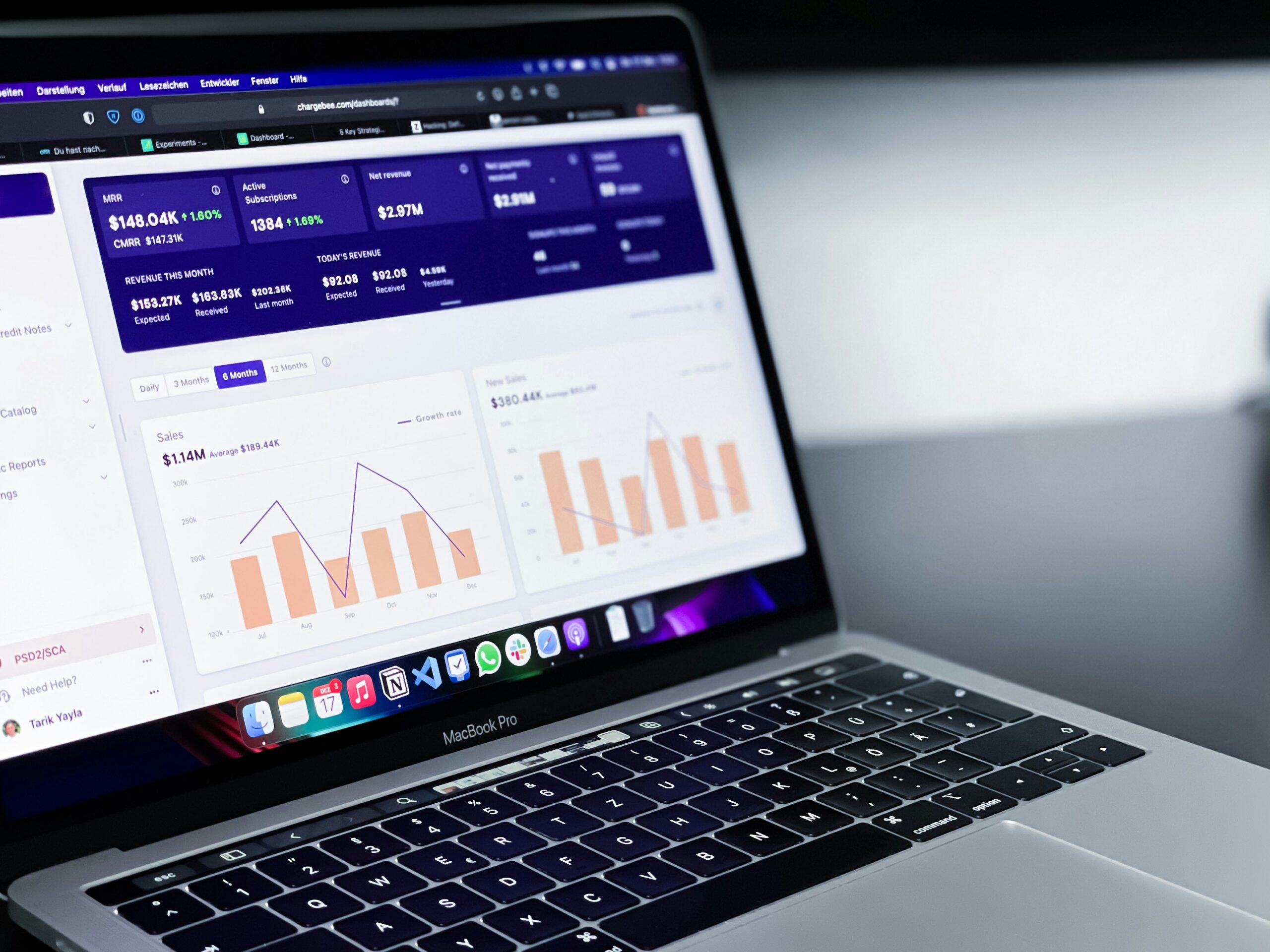 laptop dashboard